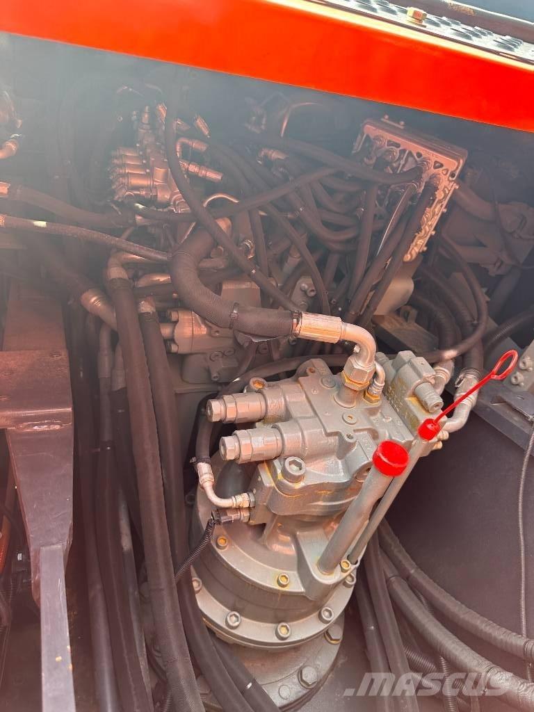 Hitachi ZX200 Bageri guseničari