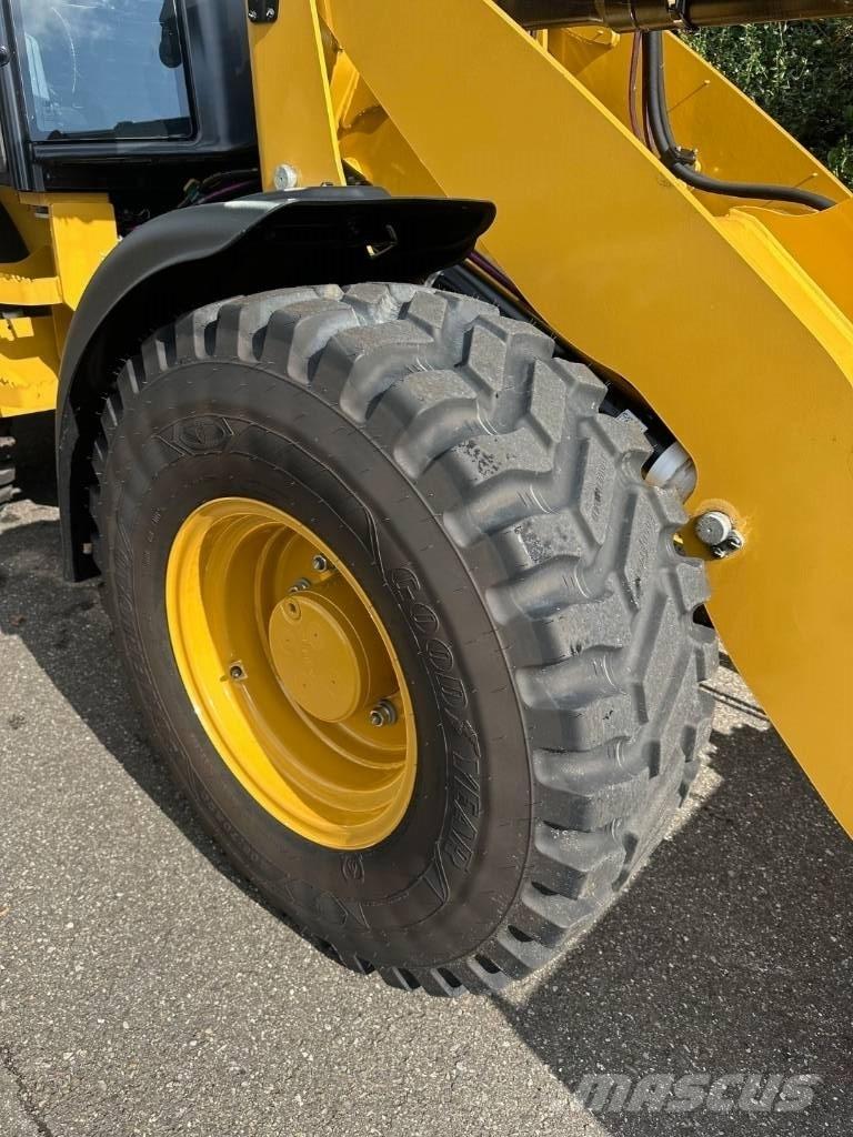 CAT 908 Utovarivači na točkove