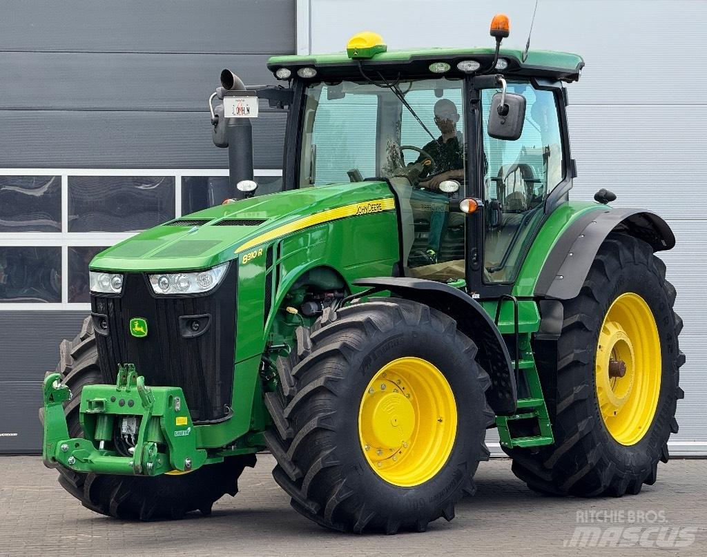 John Deere 8310 R Traktori