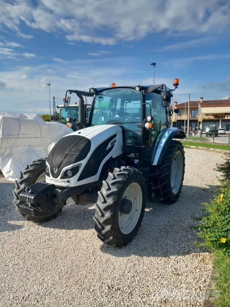 Valtra A 104 Traktori