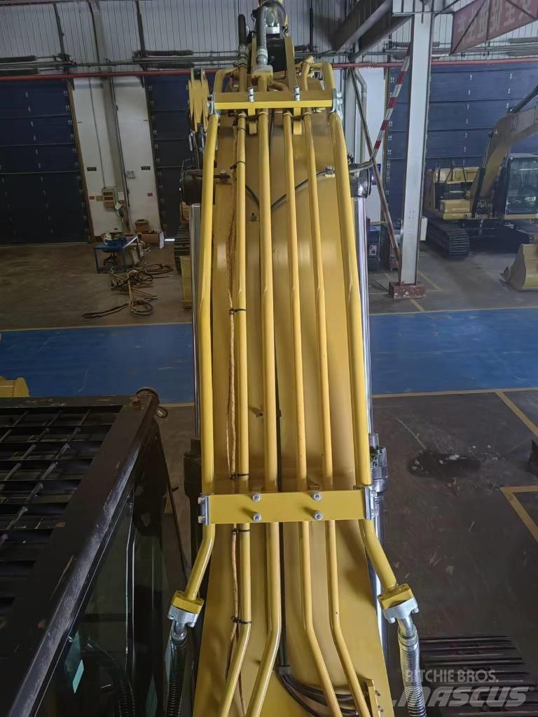 CAT 323 Bageri guseničari