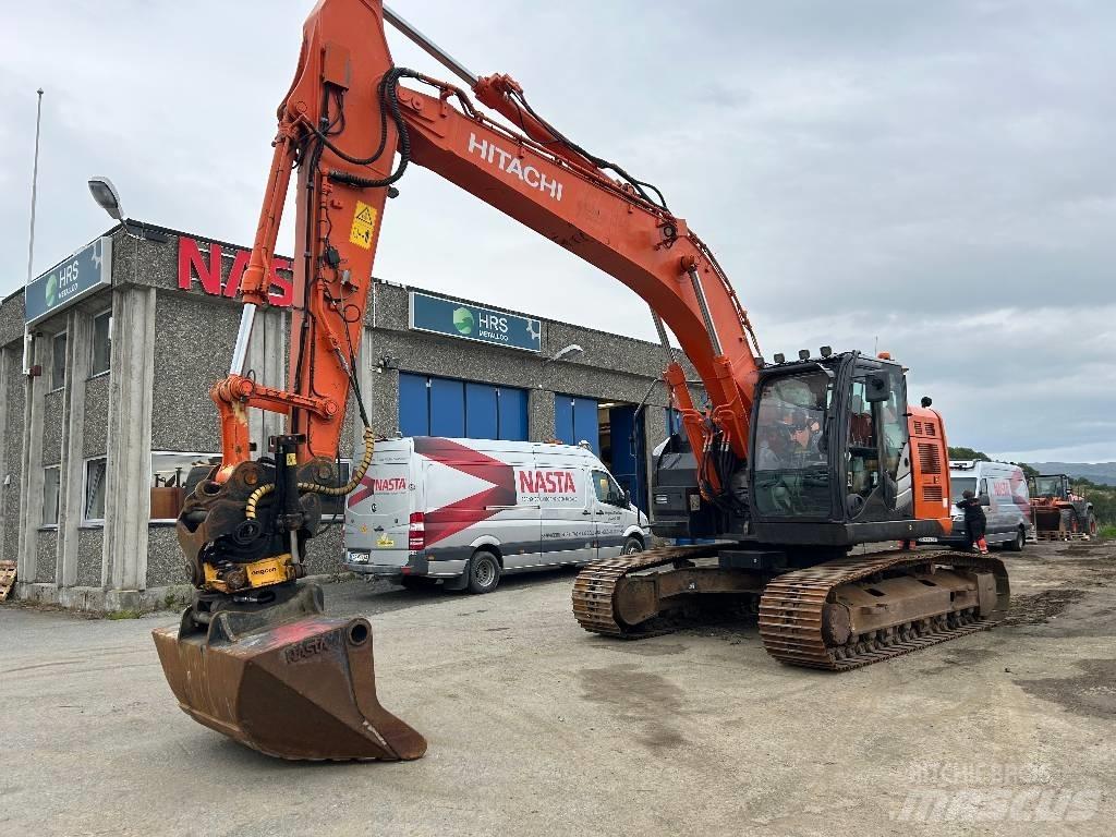 Hitachi ZX225USLC-5 Bageri guseničari