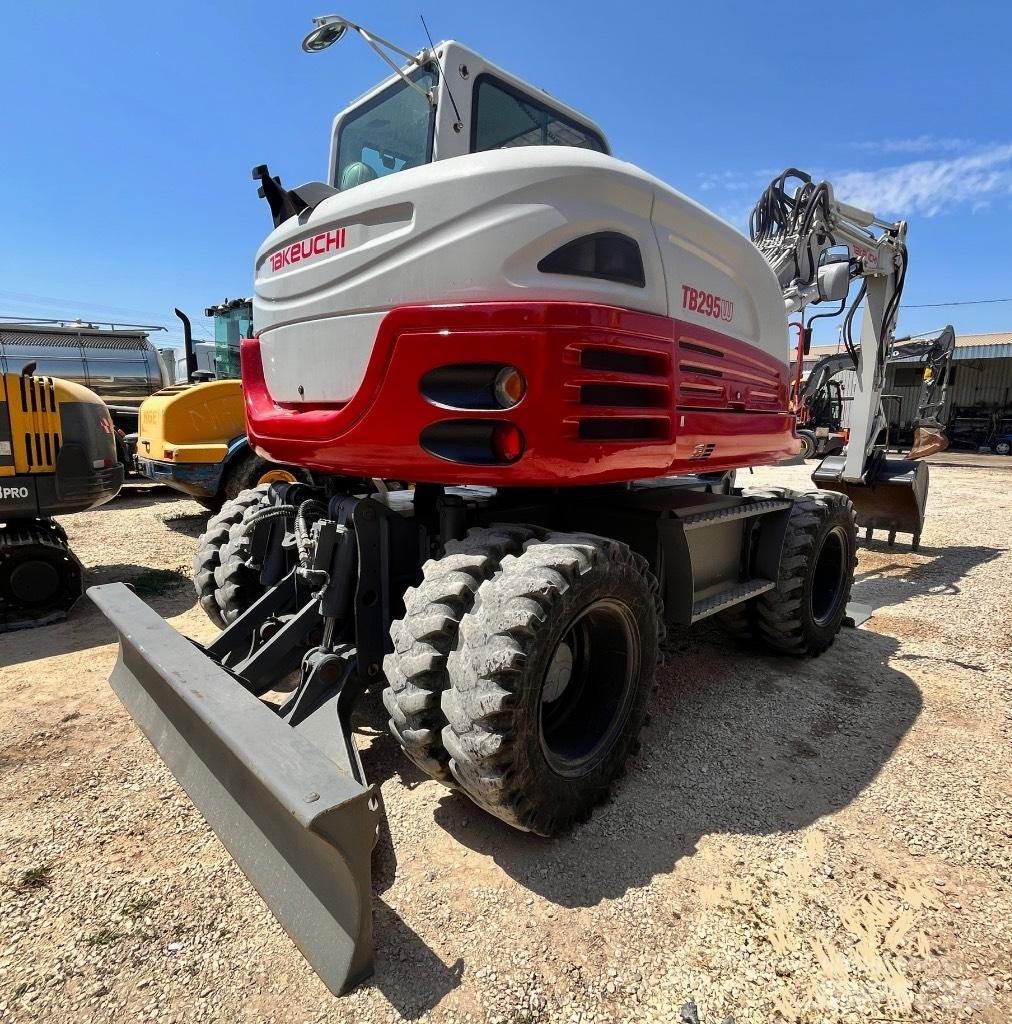 Takeuchi TB 295 W Bageri točkaši