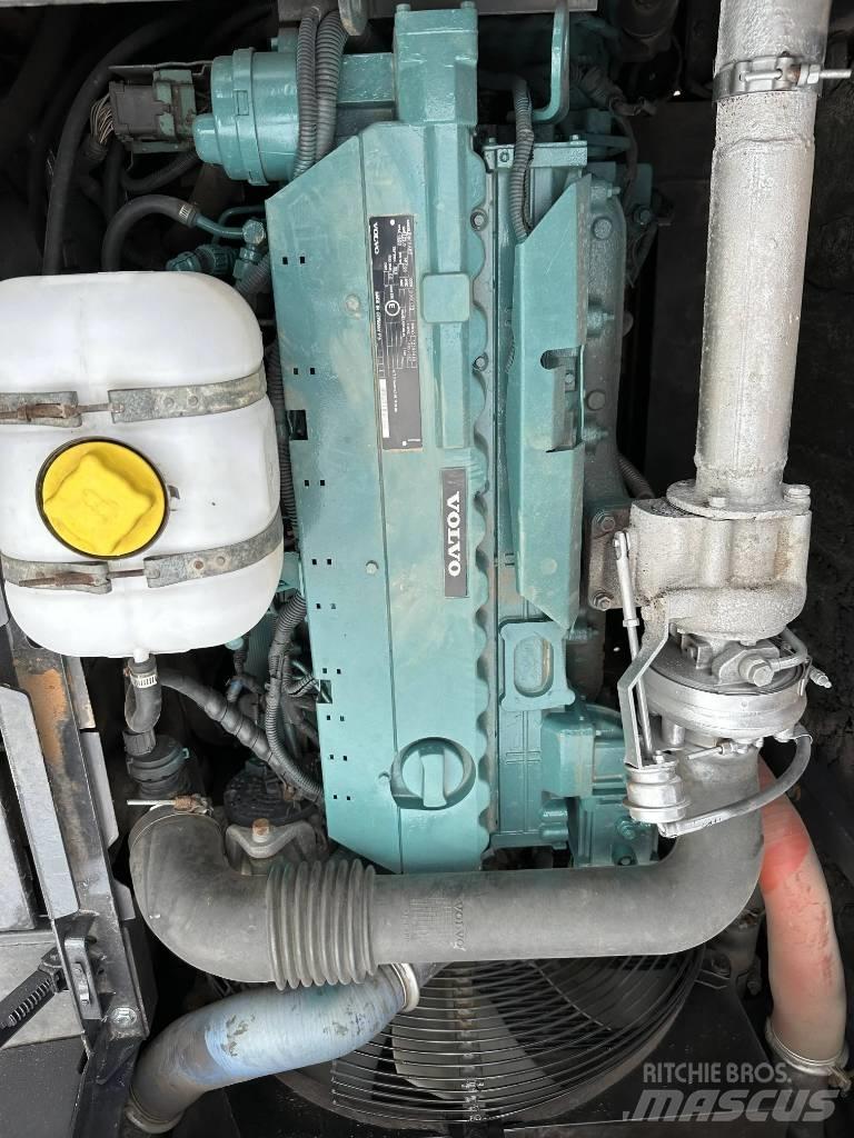 Volvo EC210D Bageri guseničari
