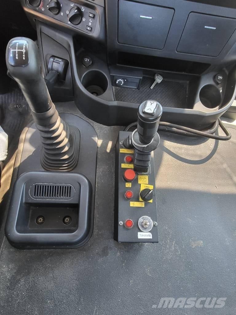 Iveco Stralis-360 Kamioni sa ravan platformom / vitlom