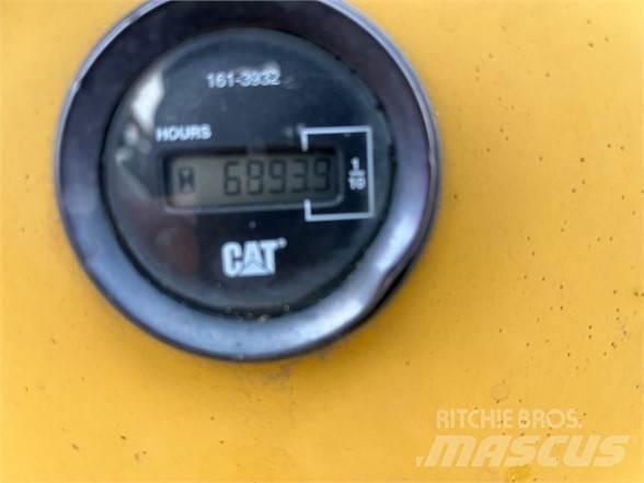 CAT D4G Buldožeri guseničari