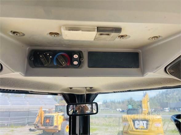 CAT D7E Buldožeri guseničari