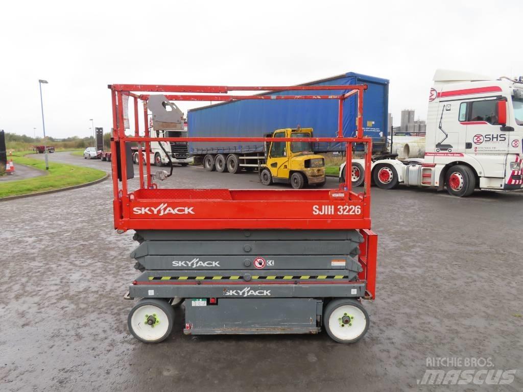 SkyJack SJ III 3226 Makazaste platforme