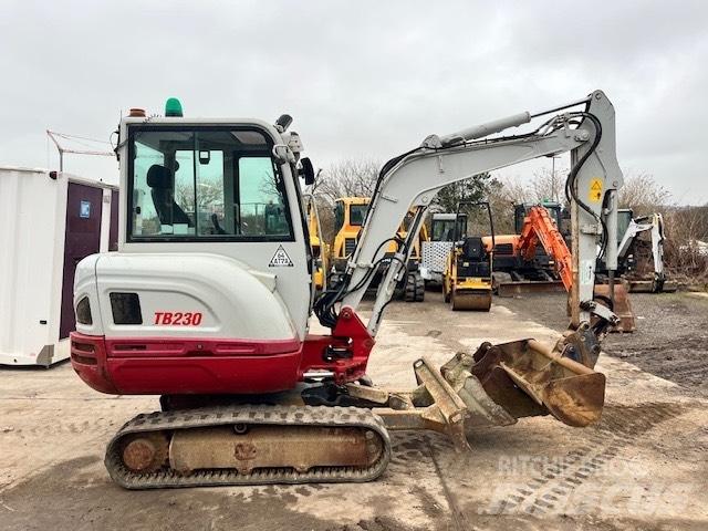 Takeuchi TB 230 Mini bageri < 7t