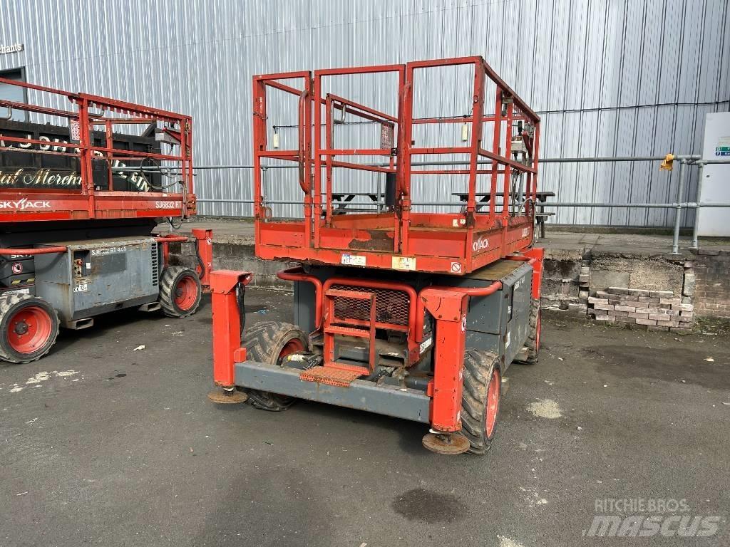 SkyJack SJ 6826 RT Makazaste platforme