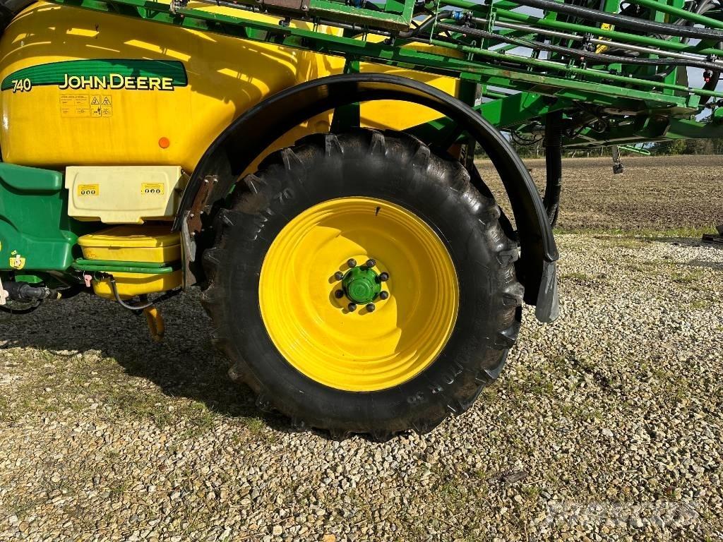 John Deere 740 Vučene prskalice