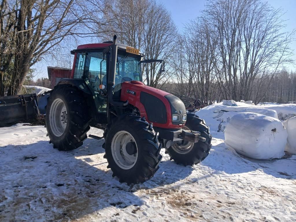 Valtra A 72 Traktori