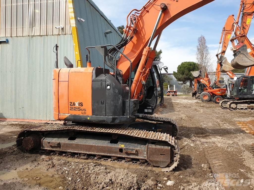 Hitachi ZX225USLC Bageri guseničari