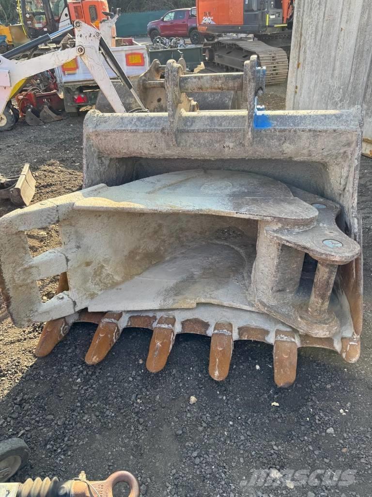 Hitachi ZX 210 LC-6 Bageri guseničari