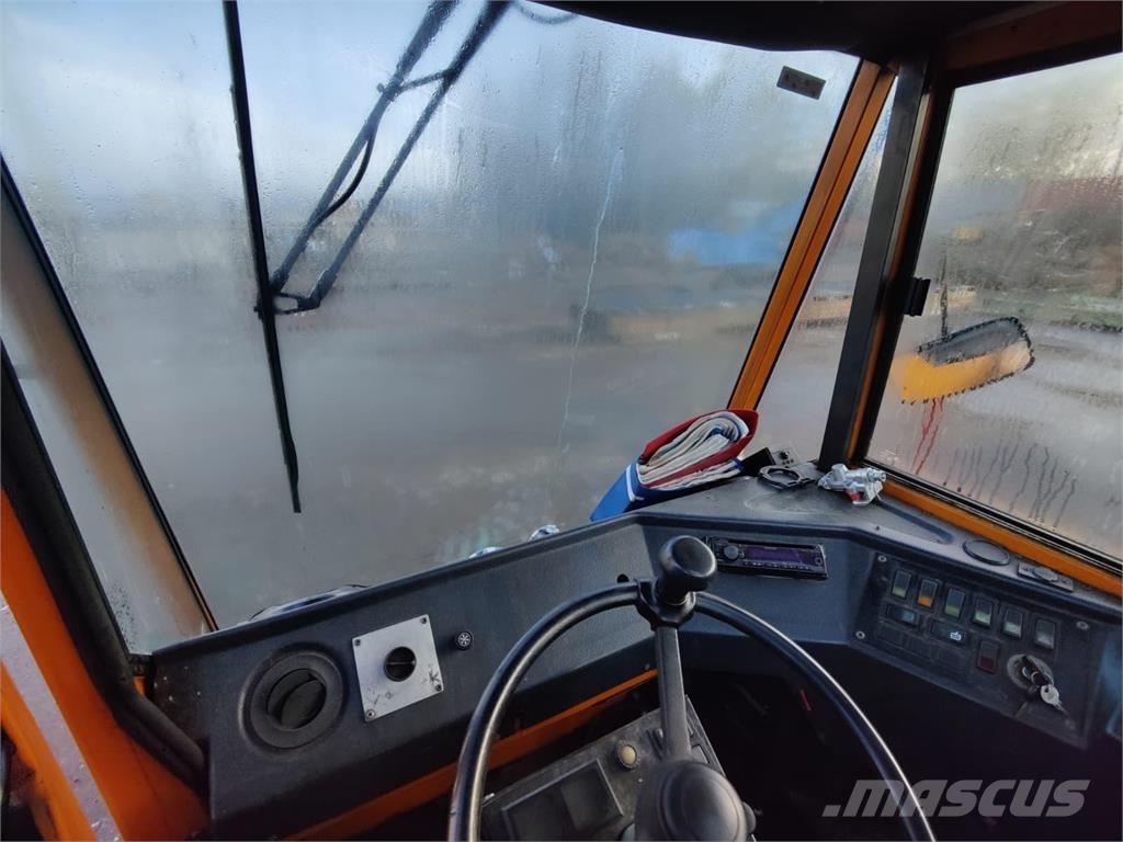 Sisu TR 180 AL 2 Terminalni tegljači