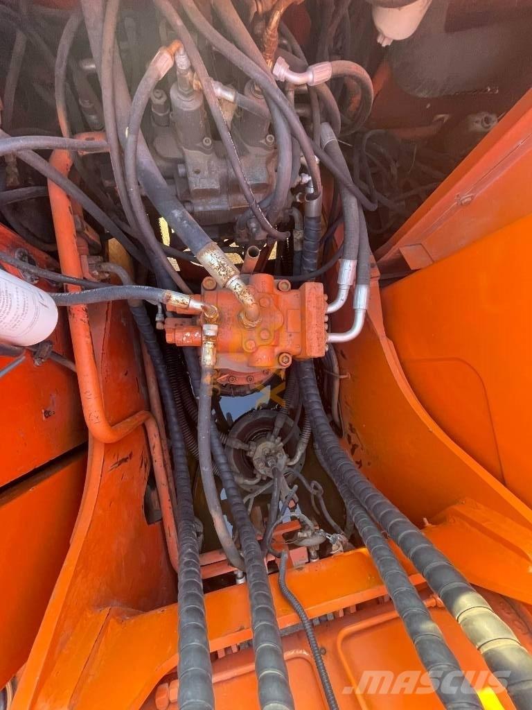 Doosan 220 LC-7 Bageri guseničari