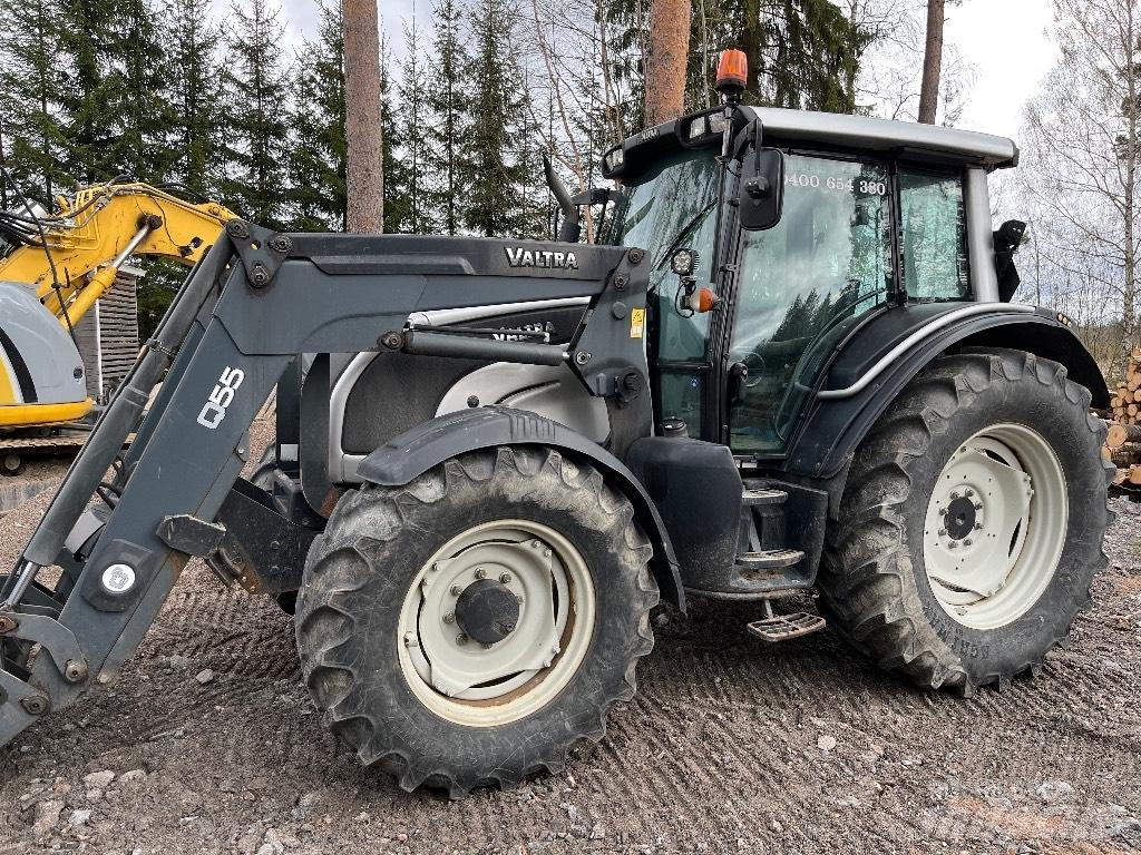 Valtra N 121 HT Traktori