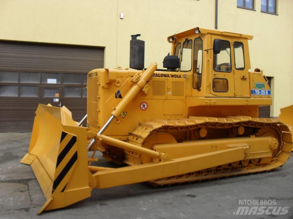 Dressta TD25G Buldožeri guseničari