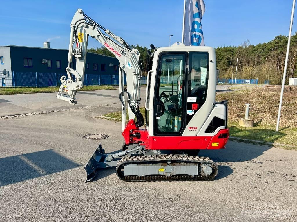 Takeuchi TB 225 Mini bageri < 7t
