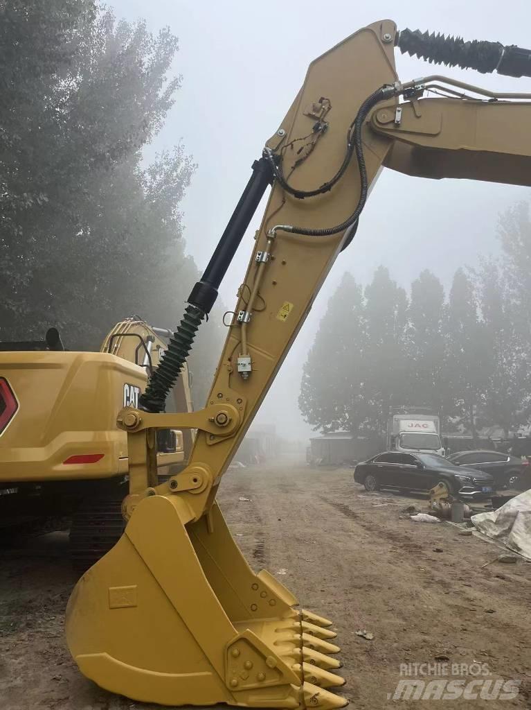 CAT 2021 CAT 330 Bageri točkaši