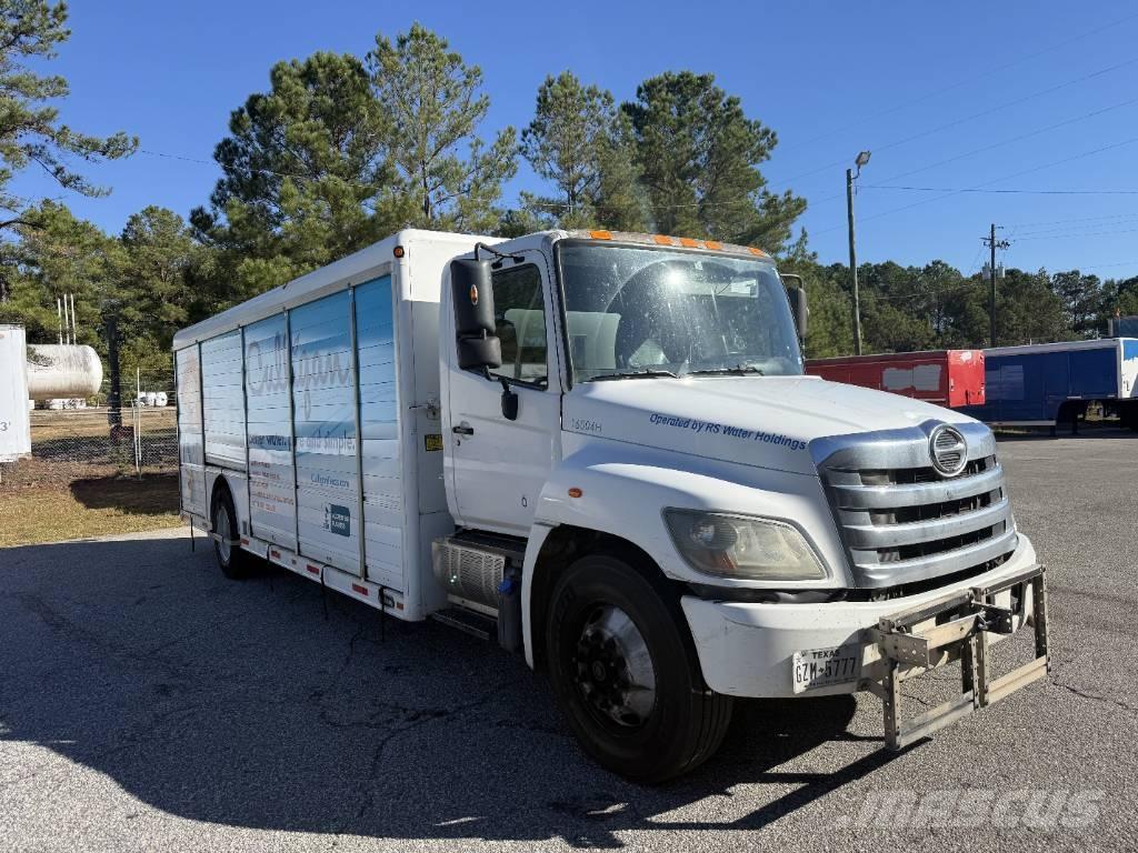 Hino 338 Kamioni za prevoz pića