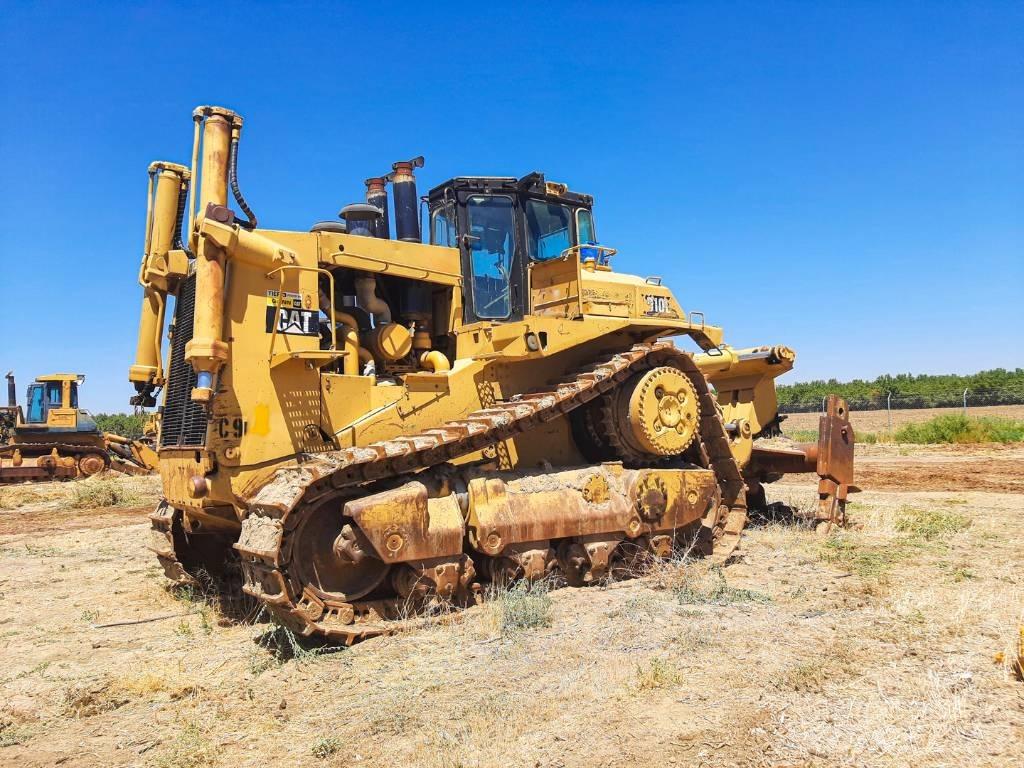 CAT D10 Buldožeri guseničari