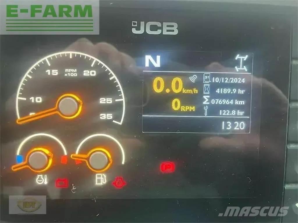 JCB fastrac 4220 Traktori
