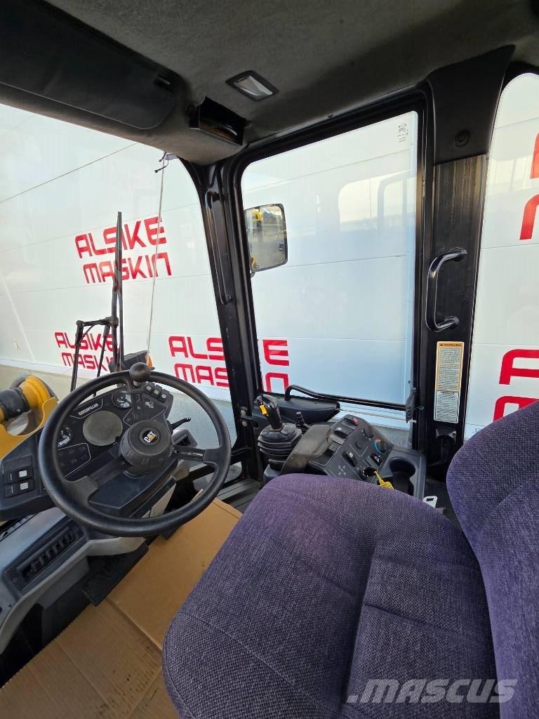 CAT 906 Utovarivači na točkove