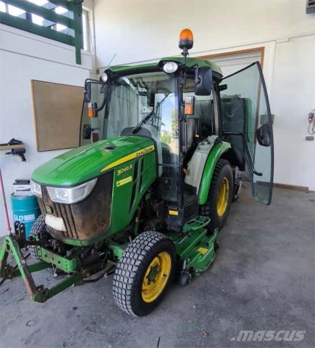 John Deere 3046R Manji traktori