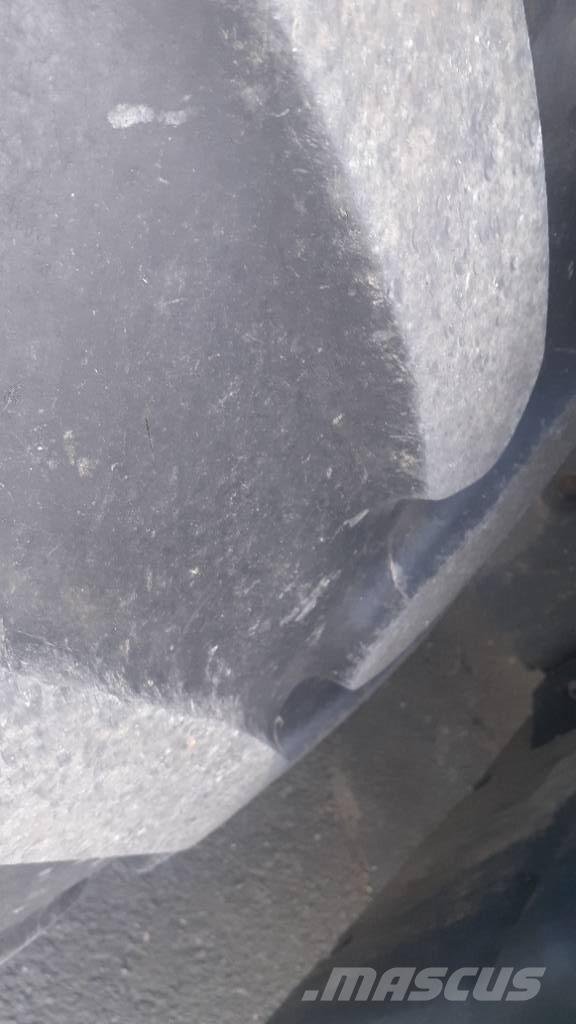 John Deere 6145 R Traktori