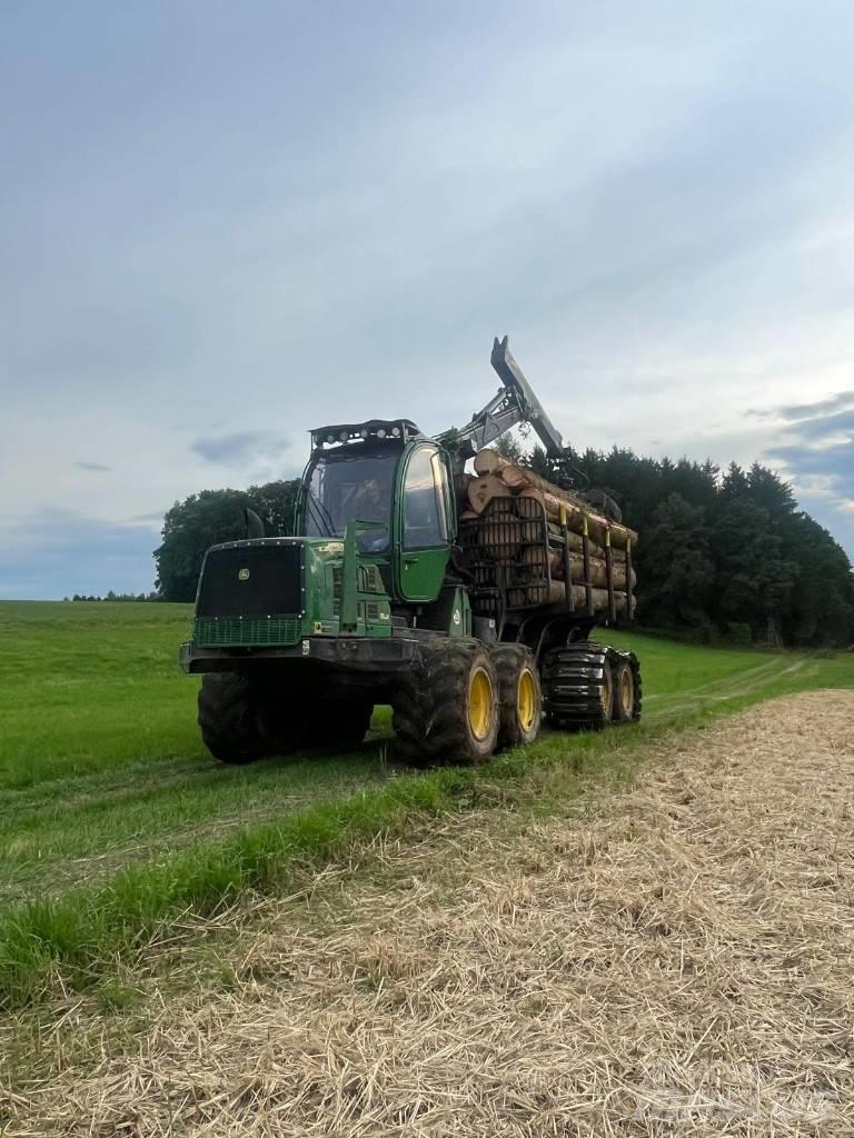 John Deere 1110E Forvarderi