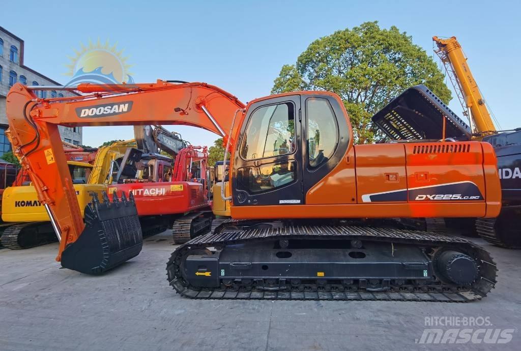 Doosan DX 225 LC Bageri guseničari