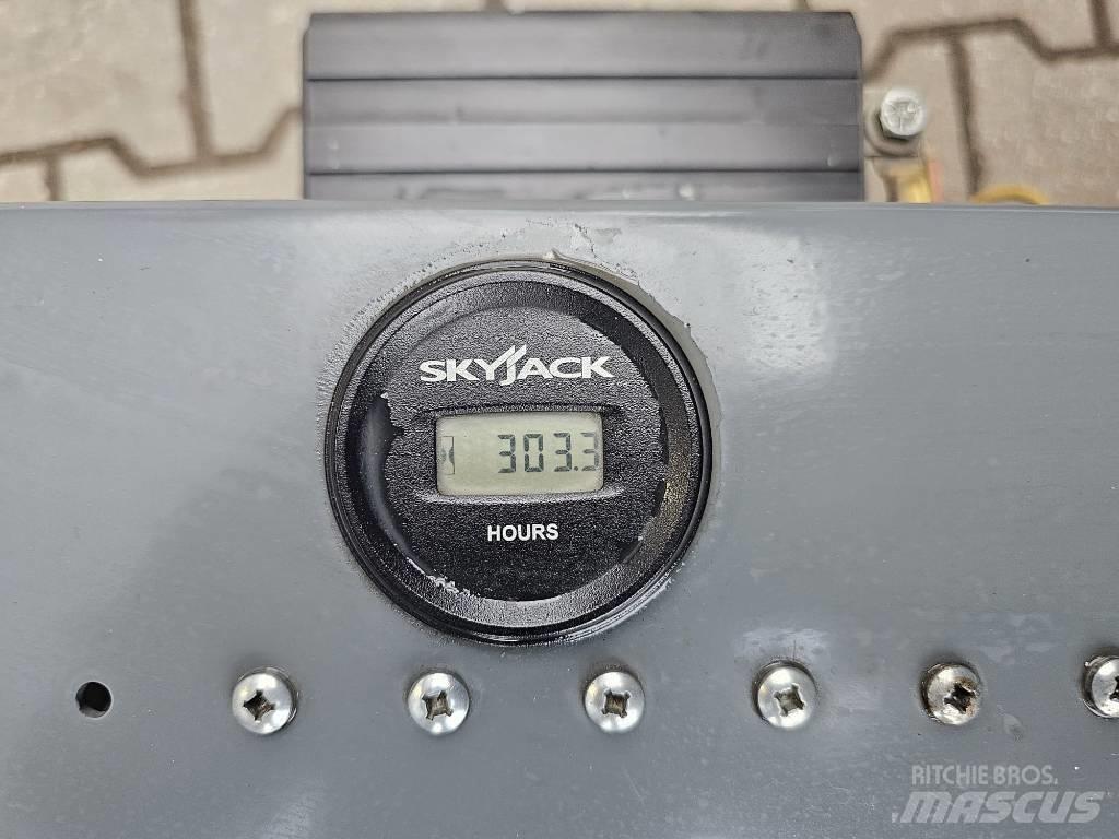 SkyJack SJ III4632 Makazaste platforme