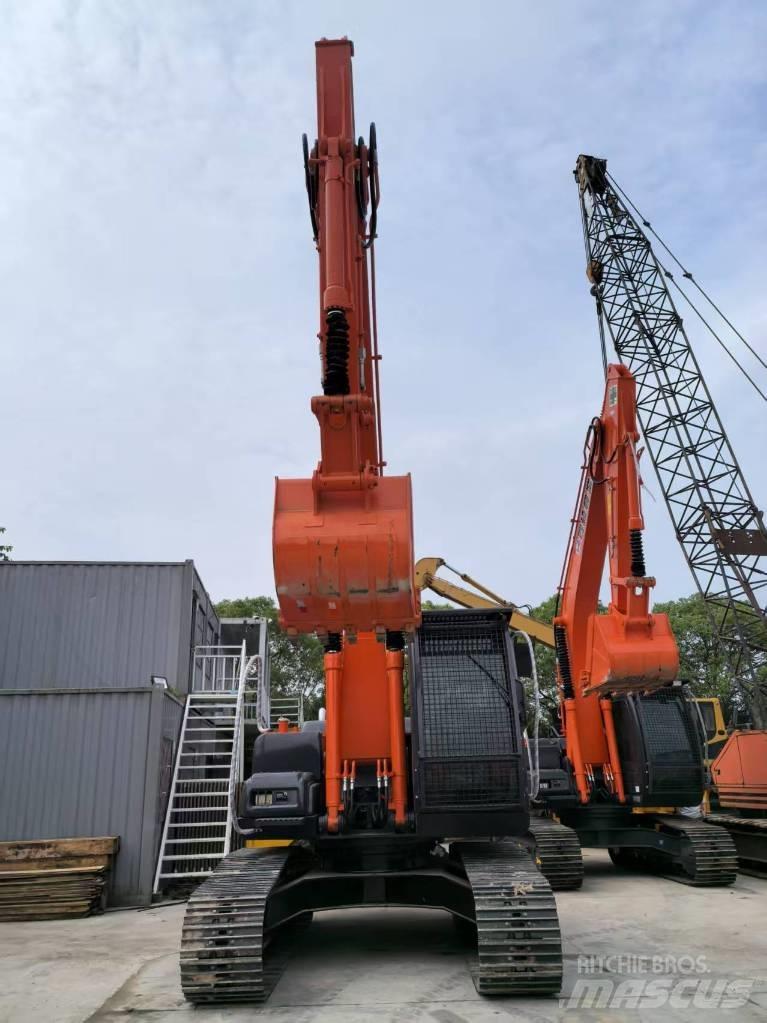Hitachi ZX 200-3 G Bageri guseničari