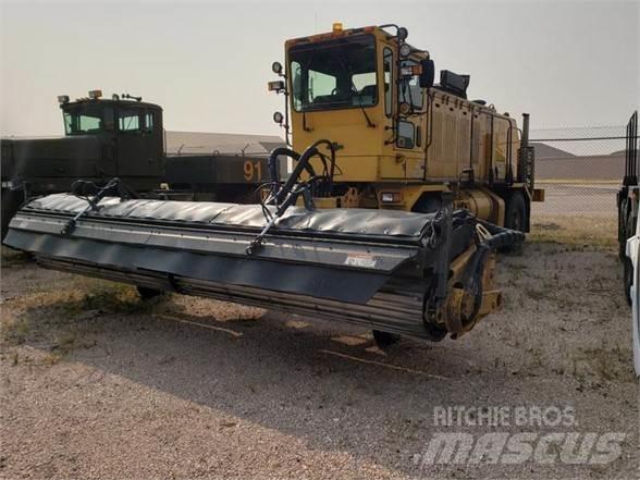 Oshkosh HB2718 Ostalo za građevinarstvo
