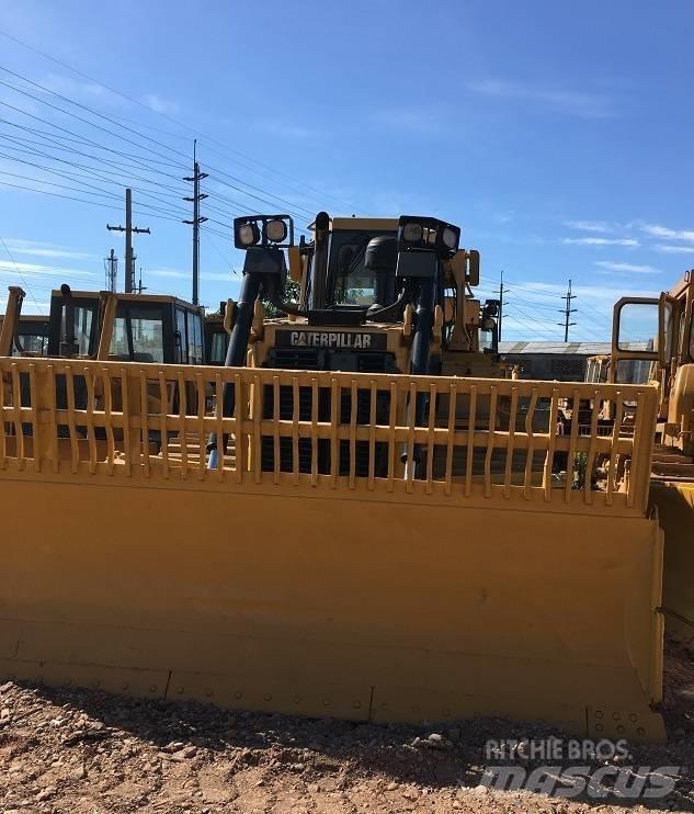 CAT D6R Buldožeri guseničari