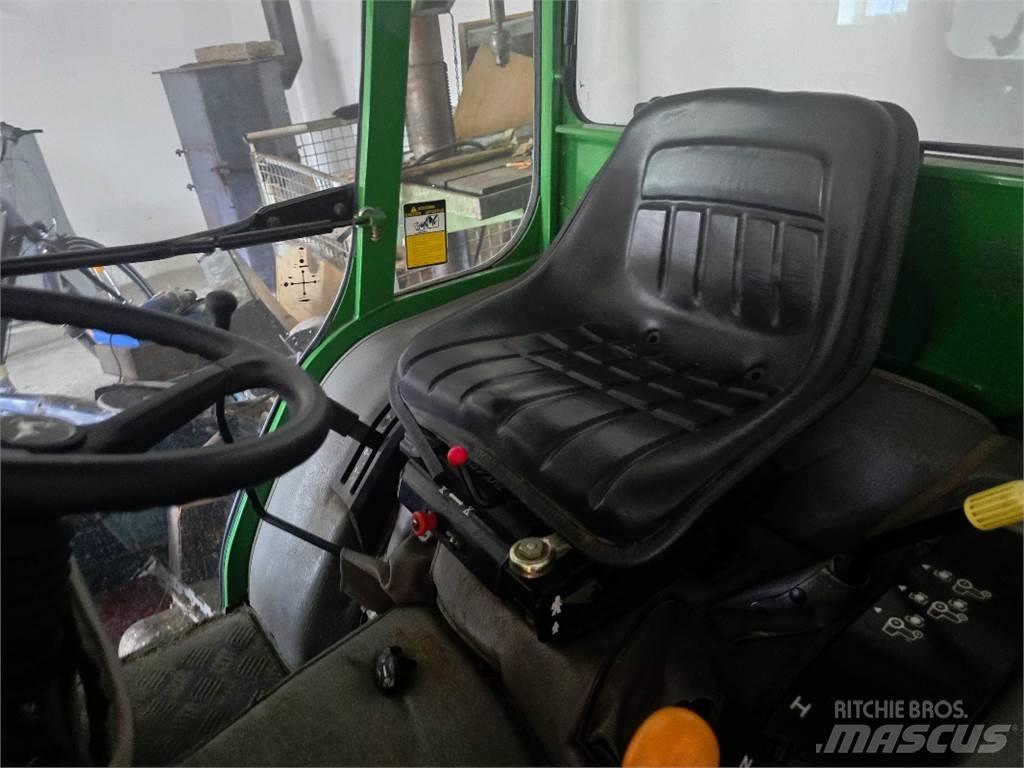 John Deere 4110 Traktori