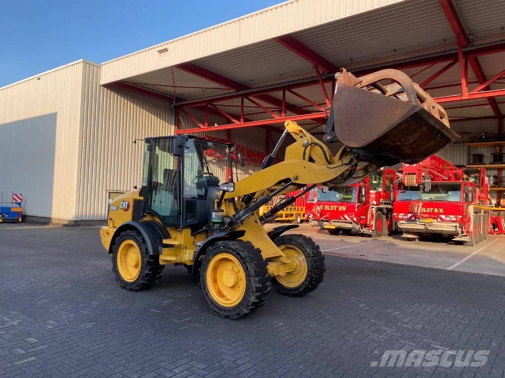 CAT 908M Utovarivači na točkove