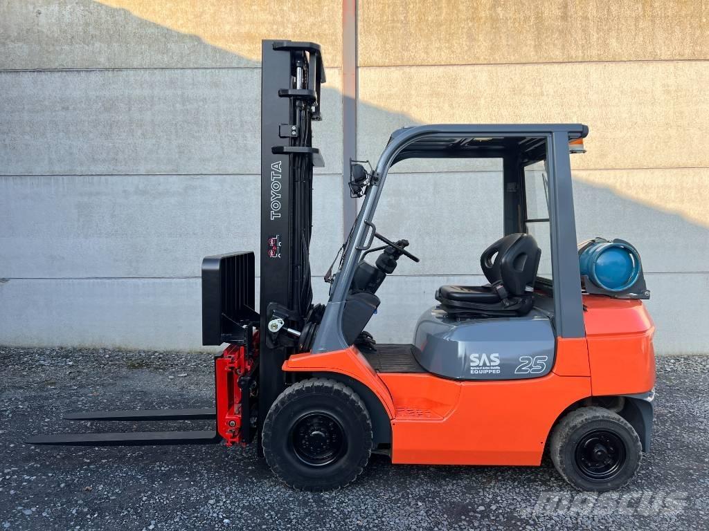 Toyota 42-7 FGF 25 Plinski viljuškari