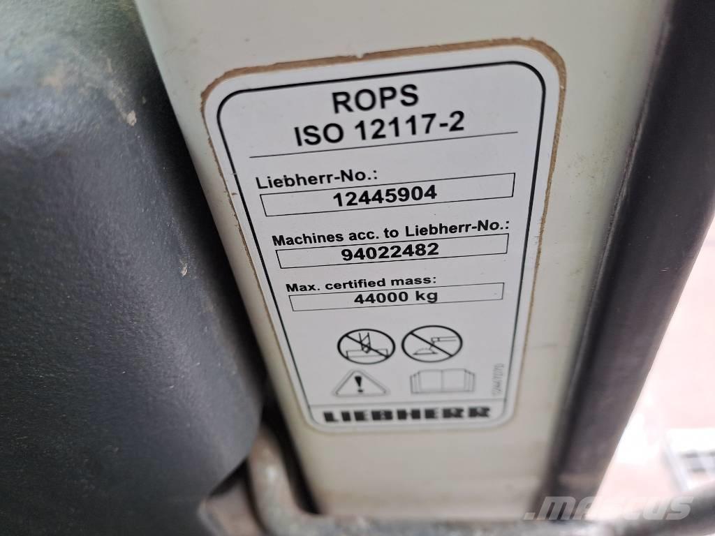Liebherr R 946 Bageri guseničari