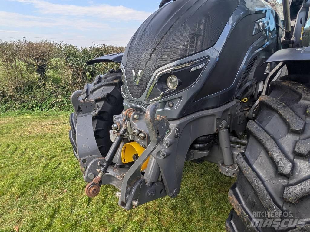Valtra T 254 Traktori