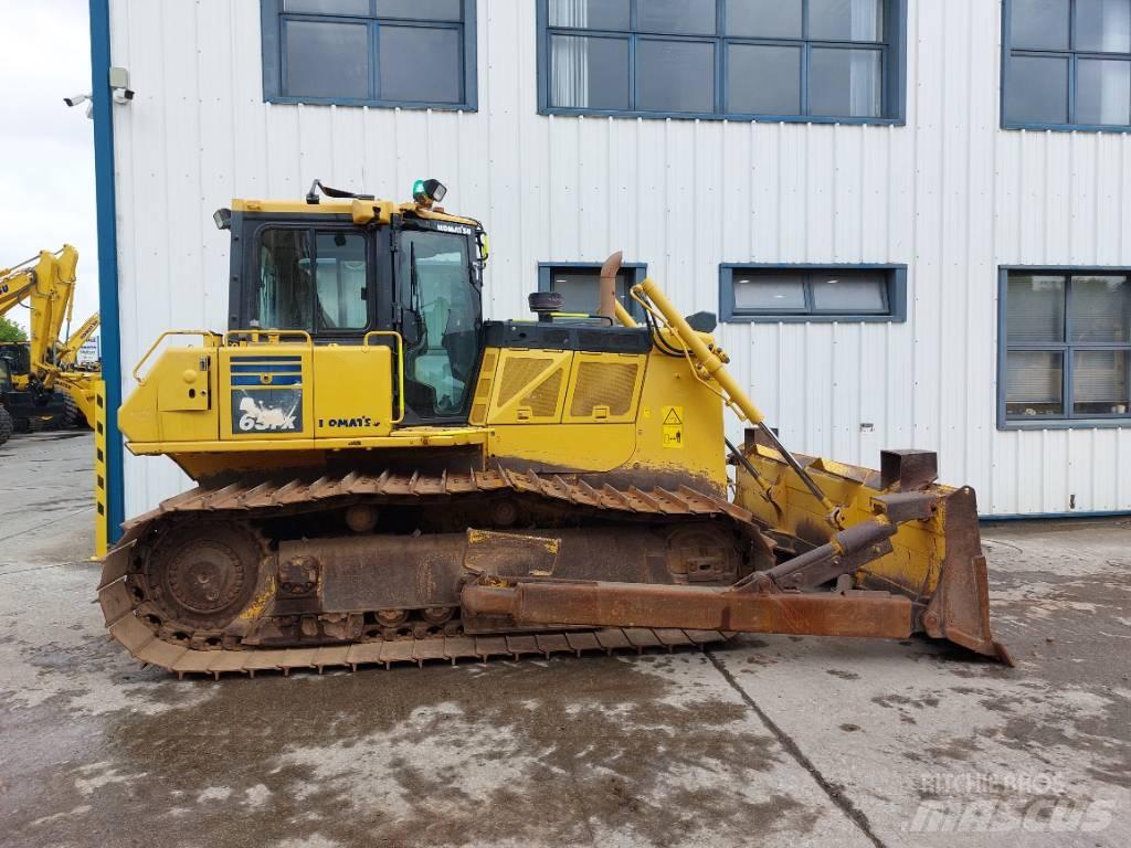 Komatsu D65PX-18 Buldožeri guseničari
