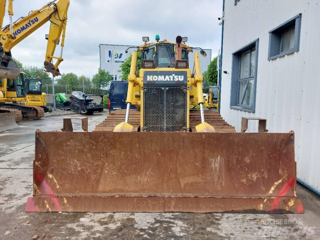 Komatsu D65PX-18 Buldožeri guseničari
