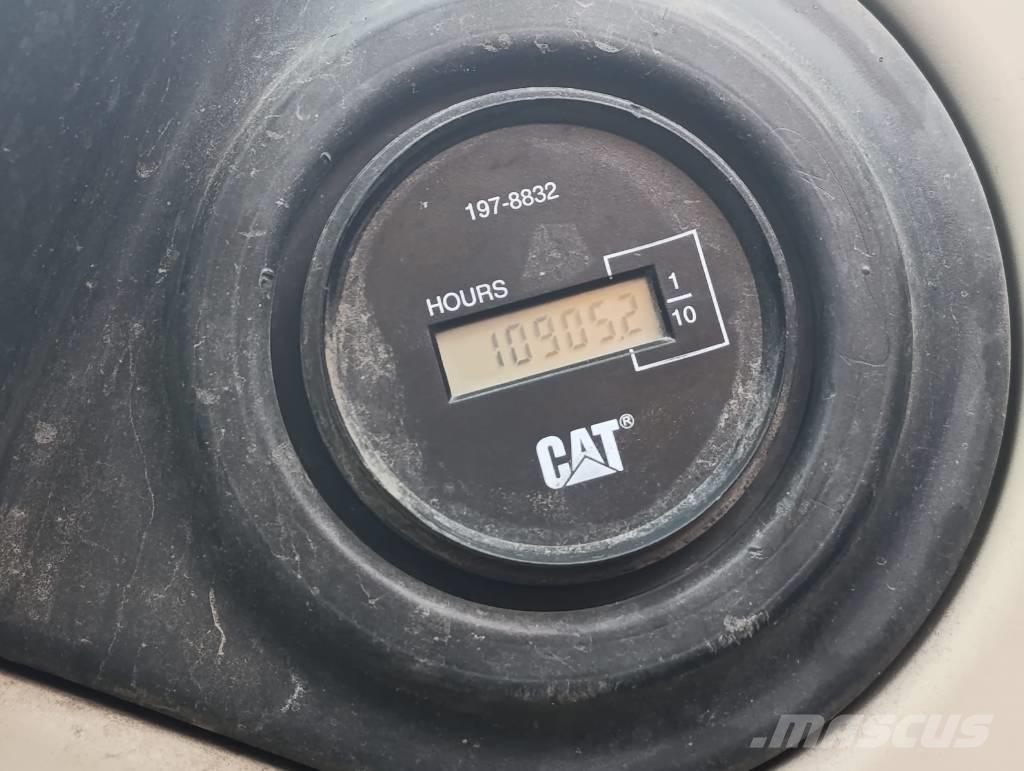 CAT M 318 C Bageri točkaši