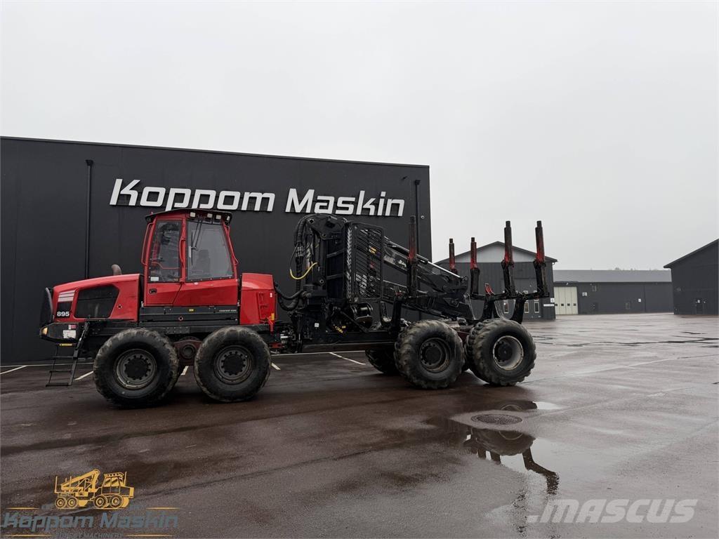 Komatsu 895 Forvarderi