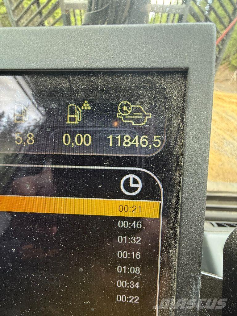 Komatsu 835 Forvarderi