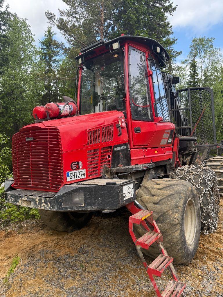 Komatsu 835 Forvarderi