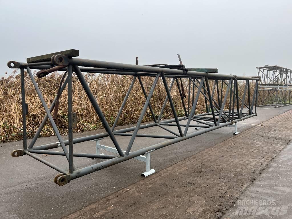 Hitachi KH 300 Delovi i oprema za kran