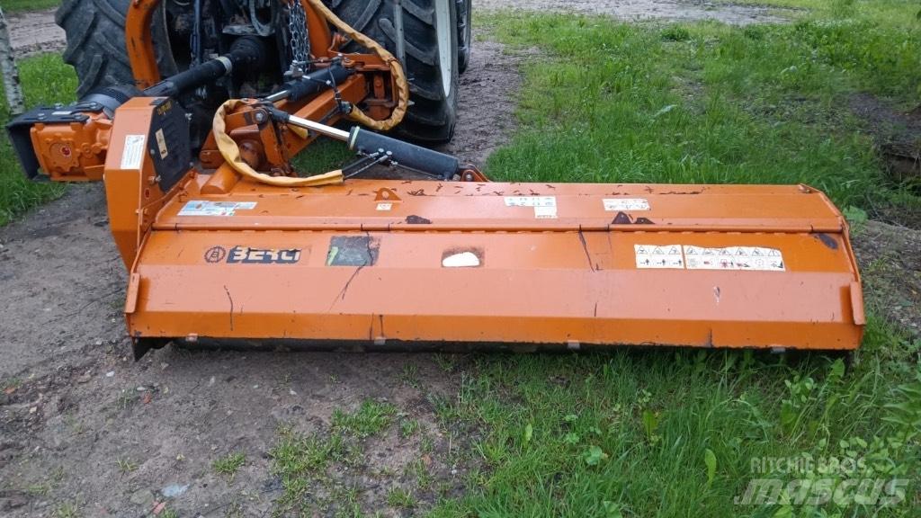 Berti TĀ/PS 250 Kosilice sa postoljem za vuču