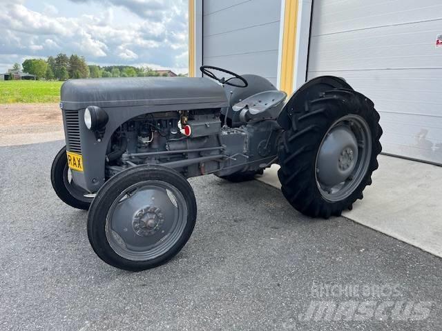 Massey Ferguson ted Traktori